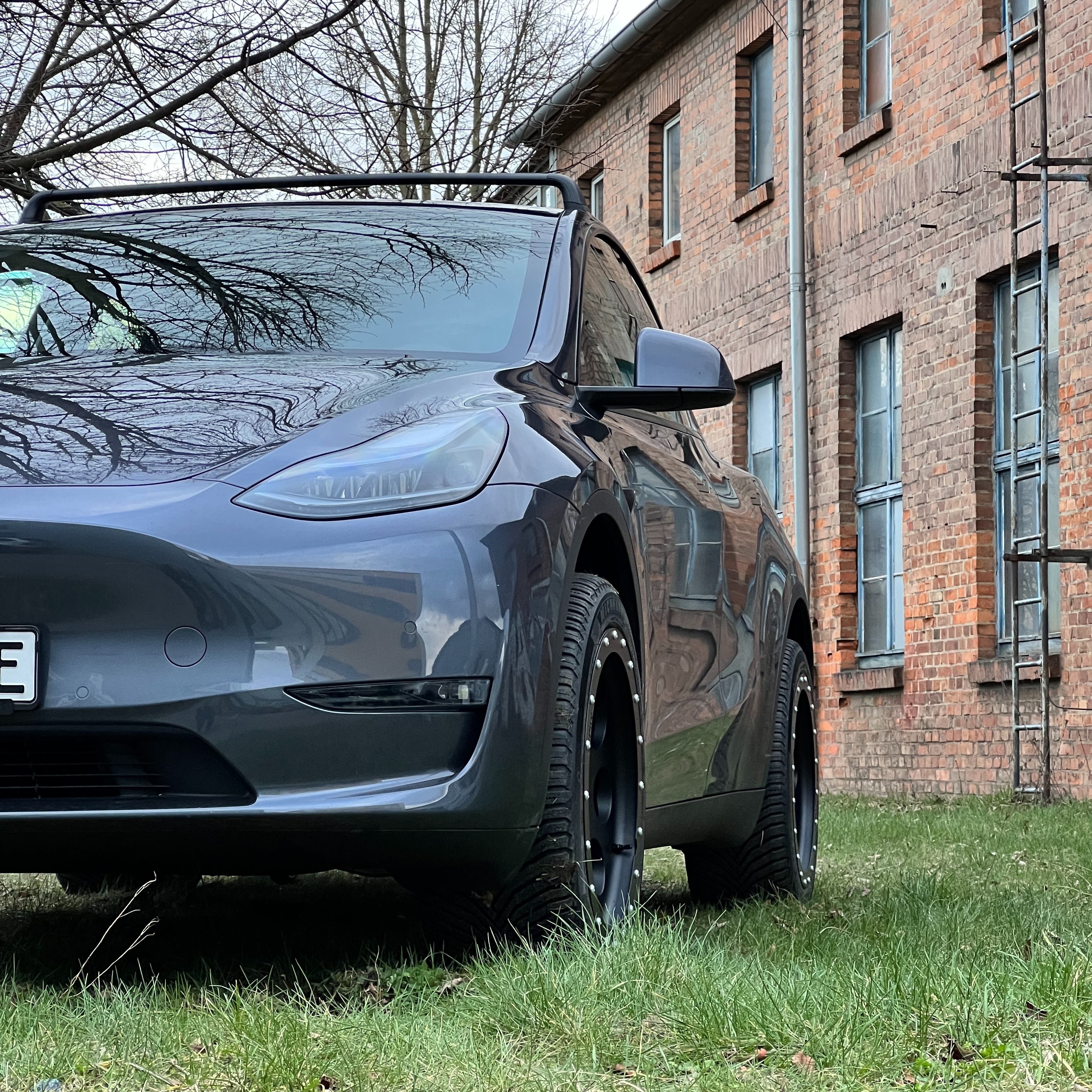Tesla Model Y Silent "OffRoad" Drive
