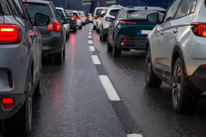 restricción vehicular en Santiago tráfico en hora punta