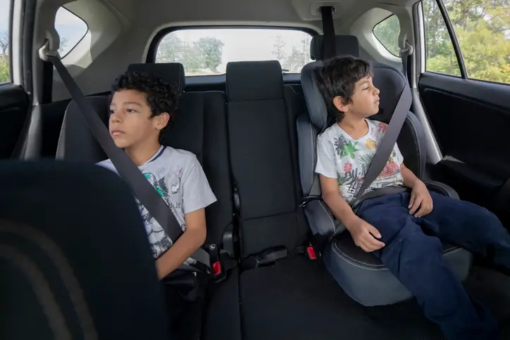 SM | cinturón de seguridad en asientos posteriores