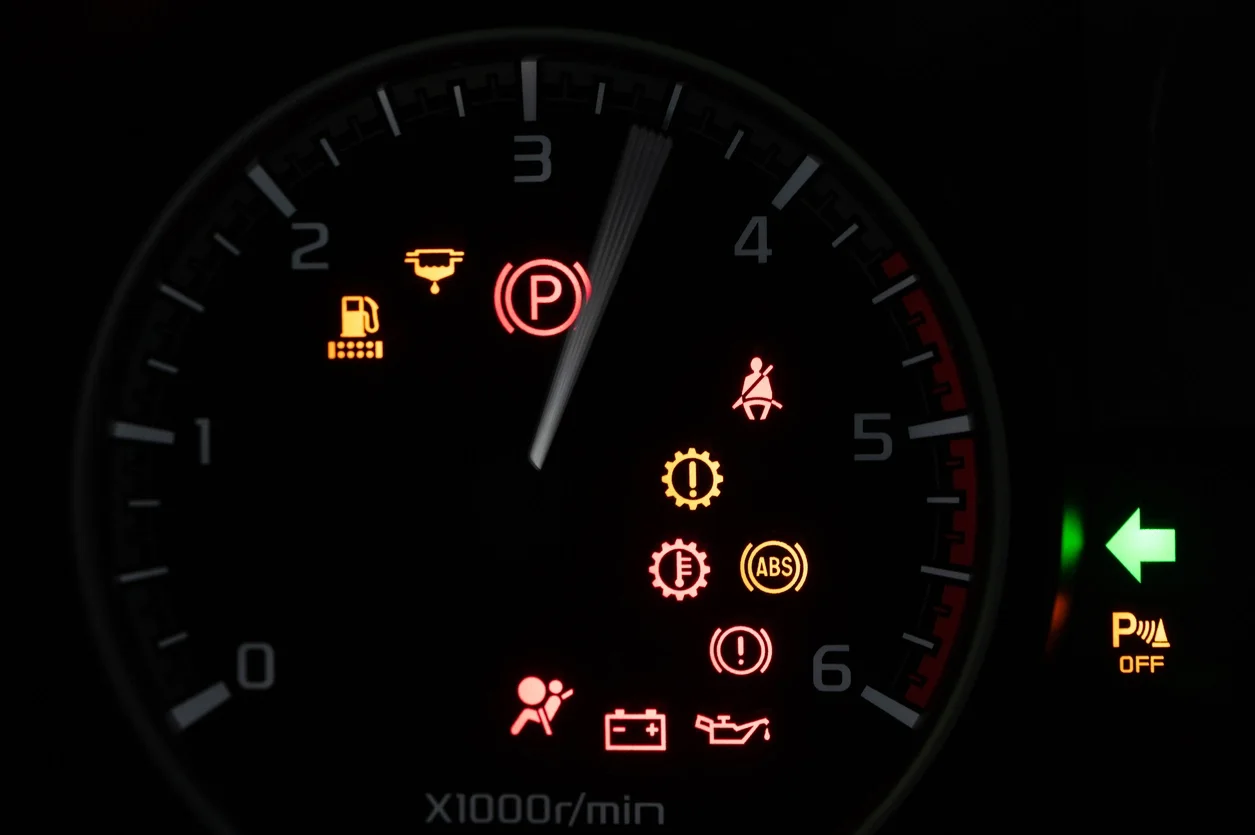 Luces del tablero del auto significado
