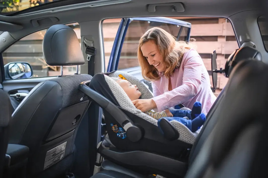 SM | Niños en silla de auto