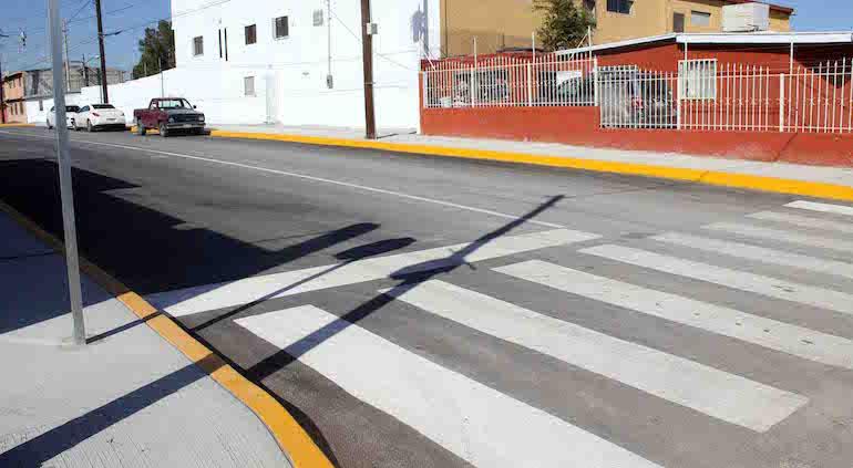 Alumbrado público, drenajes y pavimentación de calles
