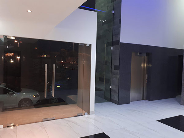 Construcción de torres departamentales y casas residenciales