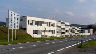 Die Firma Mandlbauer in Gleichenberg / Steiermark vertraute bei der Dachabdichtungslösung auf das TPO EverGuard System