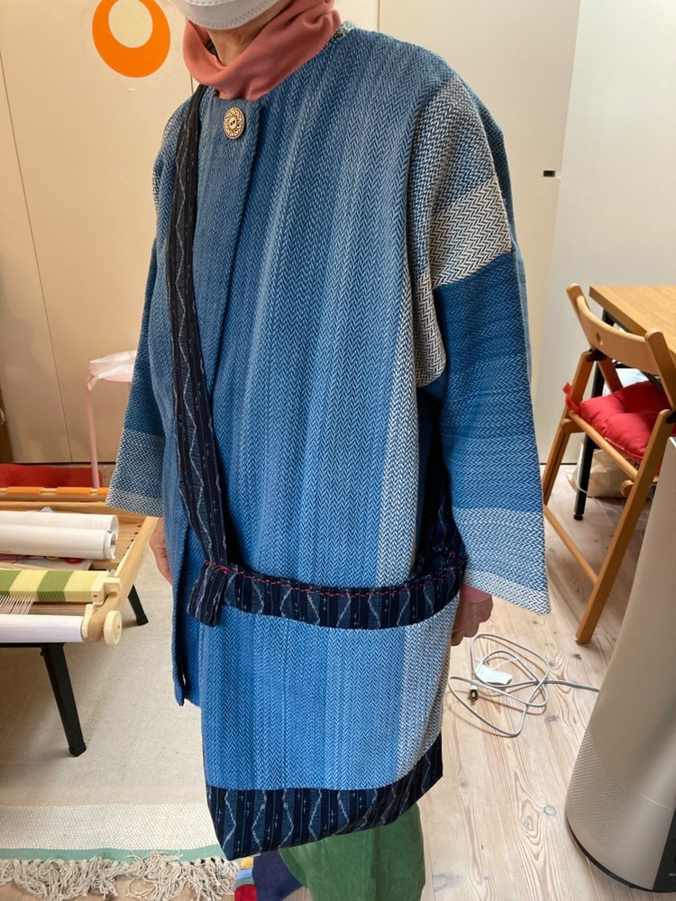 visiting-customer-from-weaving-school