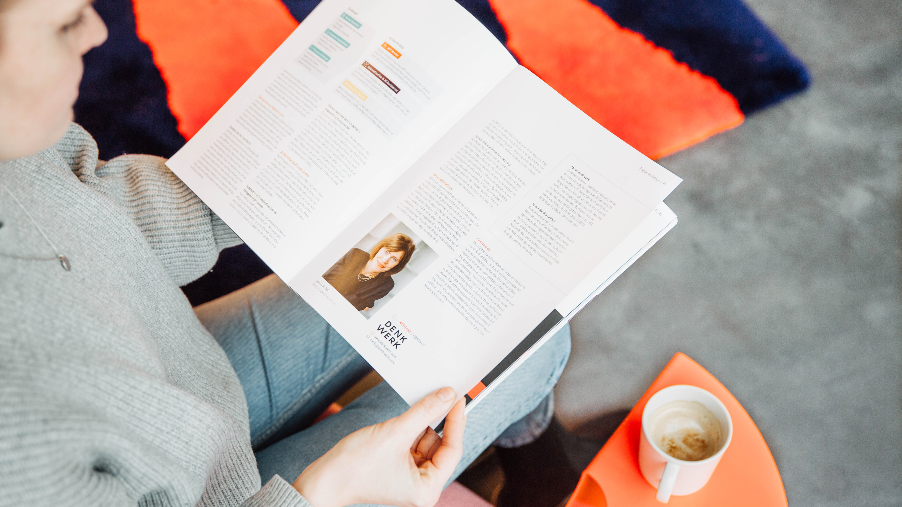 Sandra Griffel, denkwerk Experience Director, has dealt intensively with the topic of digital transformation: In her article "Customer Service 2.0 - Digital Transformation for Energy Suppliers" in E-world magazine, she reports on the many challenges facing the industry and outlines a holistic solution strategy