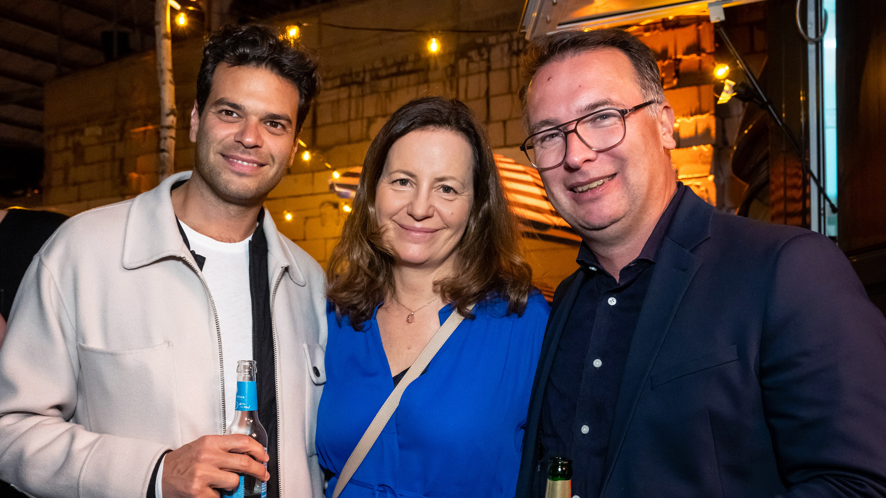 Anke Herbener, BVDW vice president & jury member, Gian-Marco Spinosa, Koelnmesse, Marco Zingler, GM denkwerk
Bundesverbands Digitale Wirtschaft (BVDW) e.V.
Deutscher Digital Award (DDA) 2023
Foto: ©Pietschmann/Ausserhofer