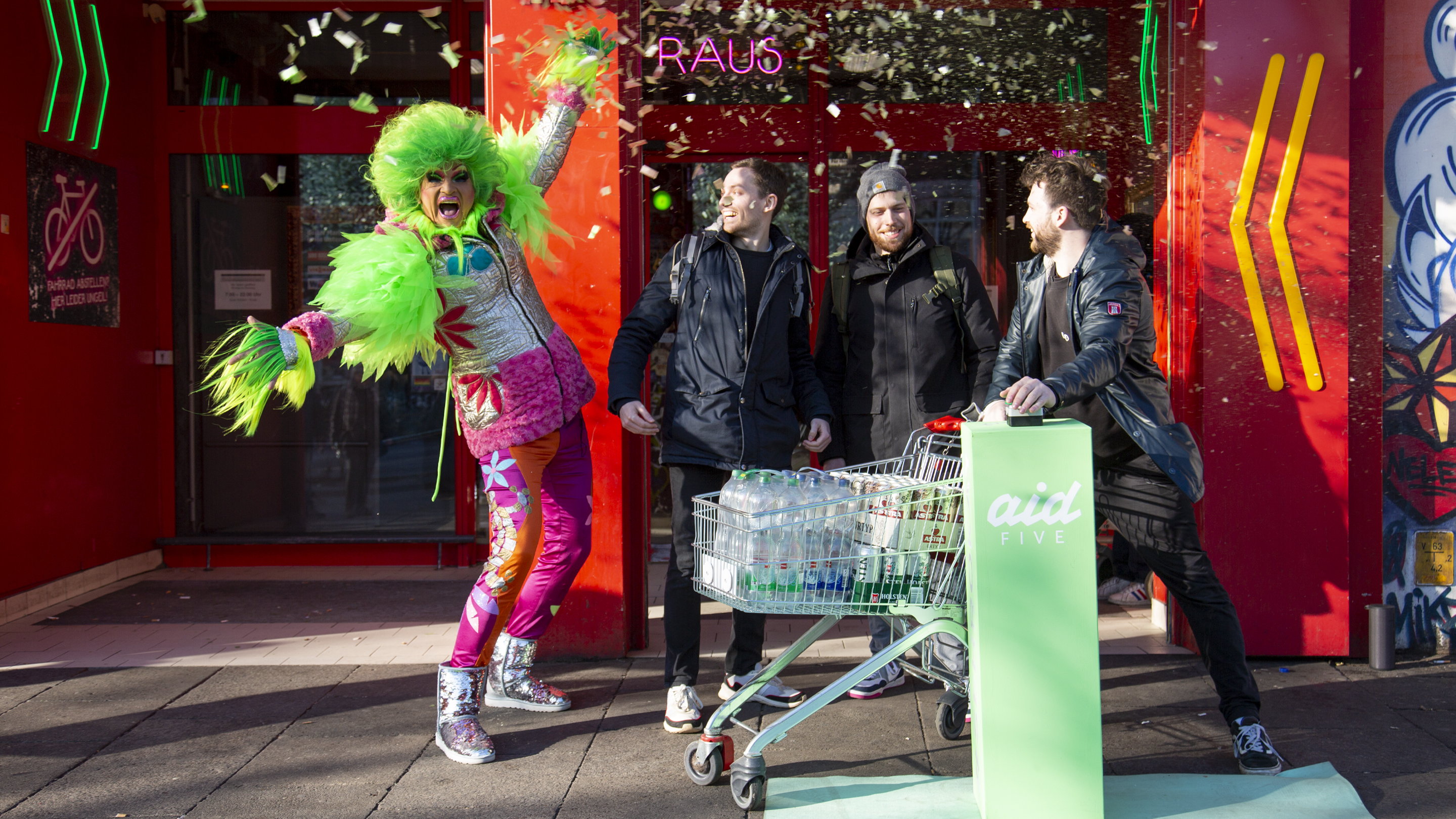 Do good with Olivia Jones at aidFIVE: Submit your invoice, buy a ticket and press the button. Campaign by denkwerk