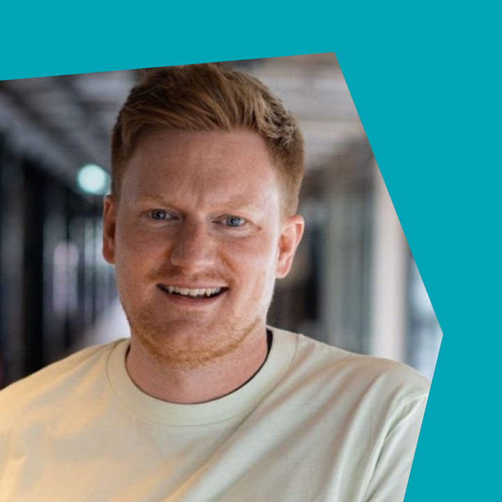 Jes Hennig (Gründer des innovativen FinTech-Startups Participayed)  beim denkwerk Talk zum Thema „Tradition trifft auf digitale Innovation: Banken im Umbruch”.