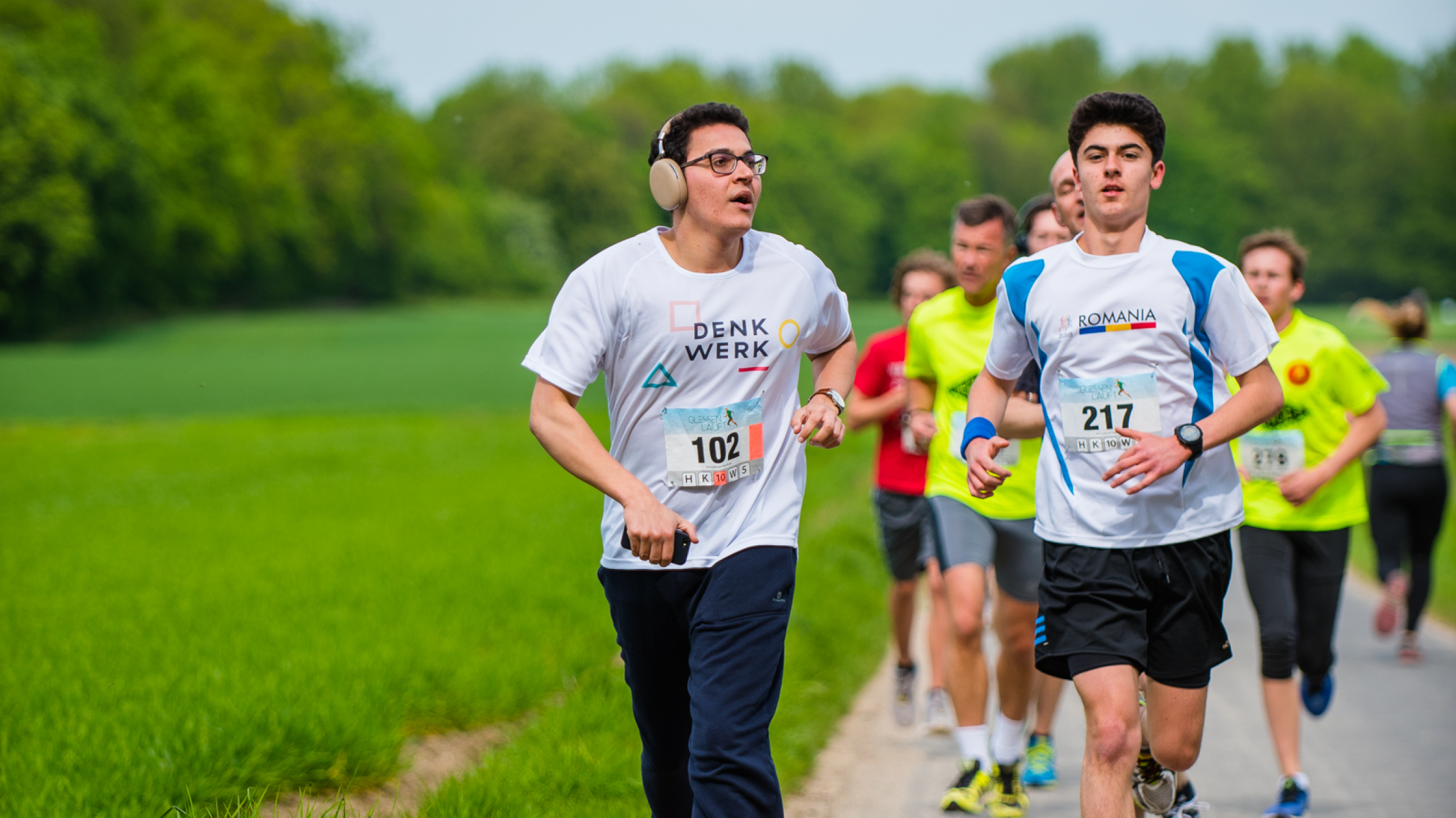 🎶"The Sound of the Musik!"🎶 No matter if Falco, Techno or Rock'n'Roll: Music on your ears at 'Glessen läuft" brings you to the finish line!