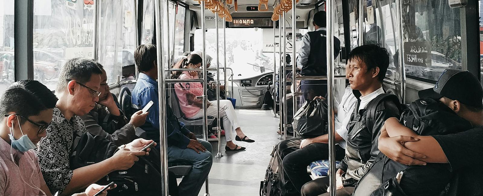 Tren Baru dalam Pengelolaan Keuangan Publik: Perubahan Signifikan dalam Tarif Penerimaan Negara Bukan Pajak di Sektor Transportasi