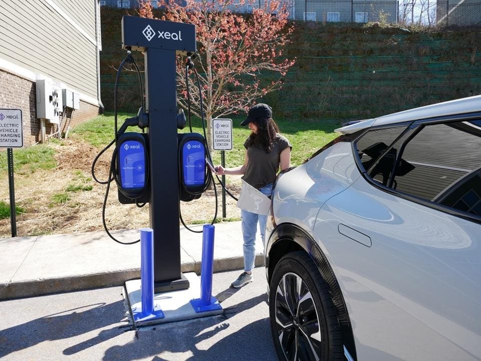 EV charger company Xeal Energy announces expansion of deal to provide chargers at apartment complexes managed by Valiant Properties.Xeal Energy