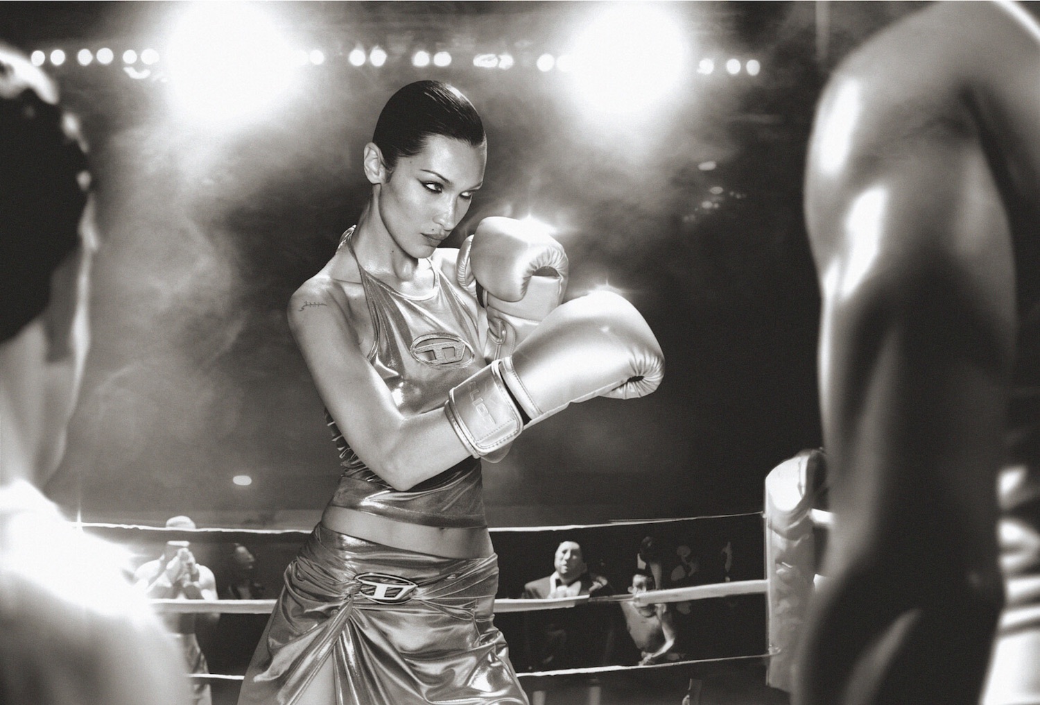 Bella-Hadid-by-Carlijn-Jacobs-Vogue-Italia-May-2023-23
