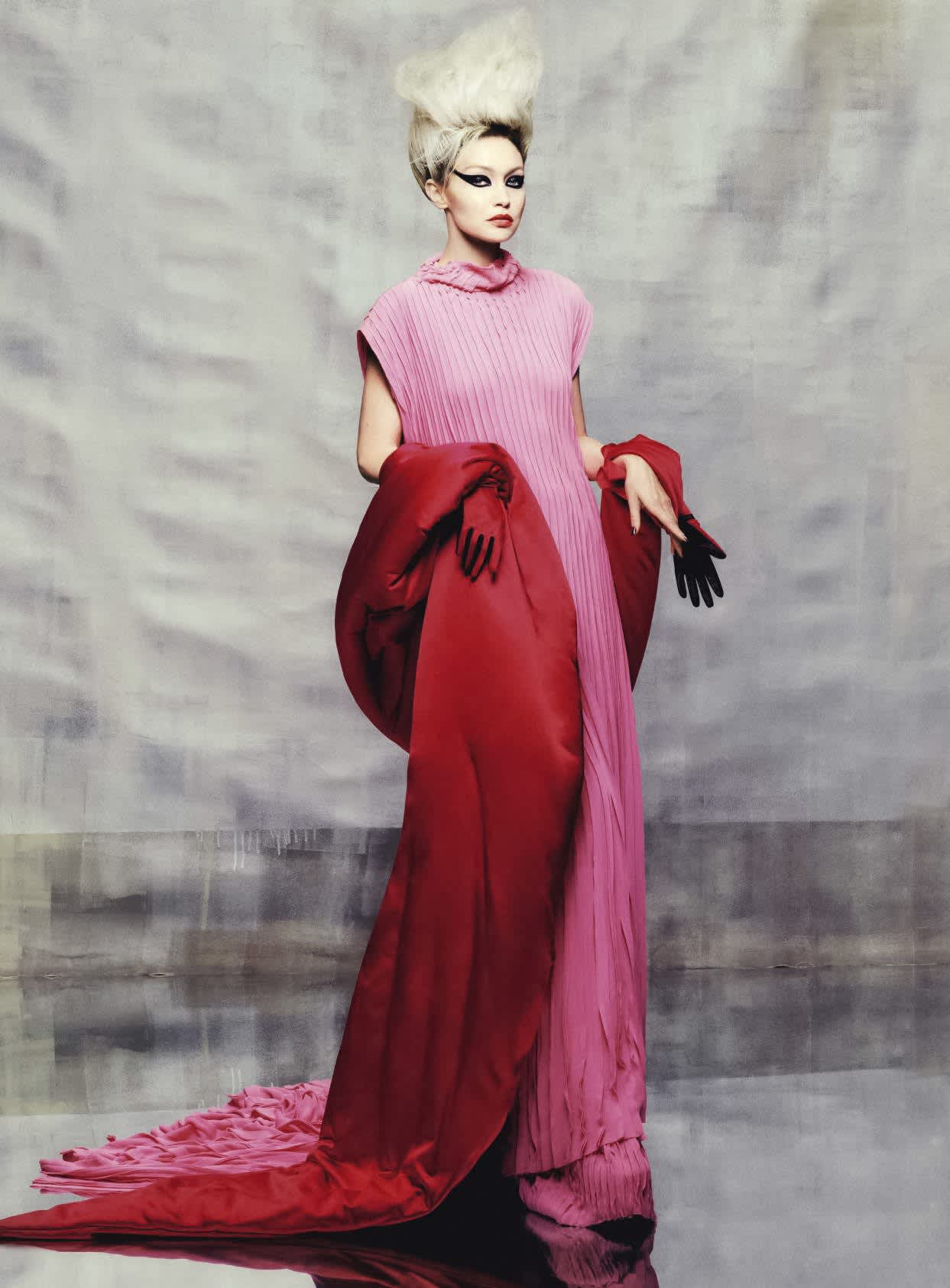 Gigi-Hadid-by-Rafael-Pavarotti-for-Vogue-Italia-September-2022+(8)