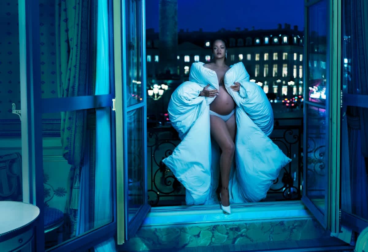 Rihanna-covers-Vogue-US-May-2022-by-Annie-Leibovitz-2