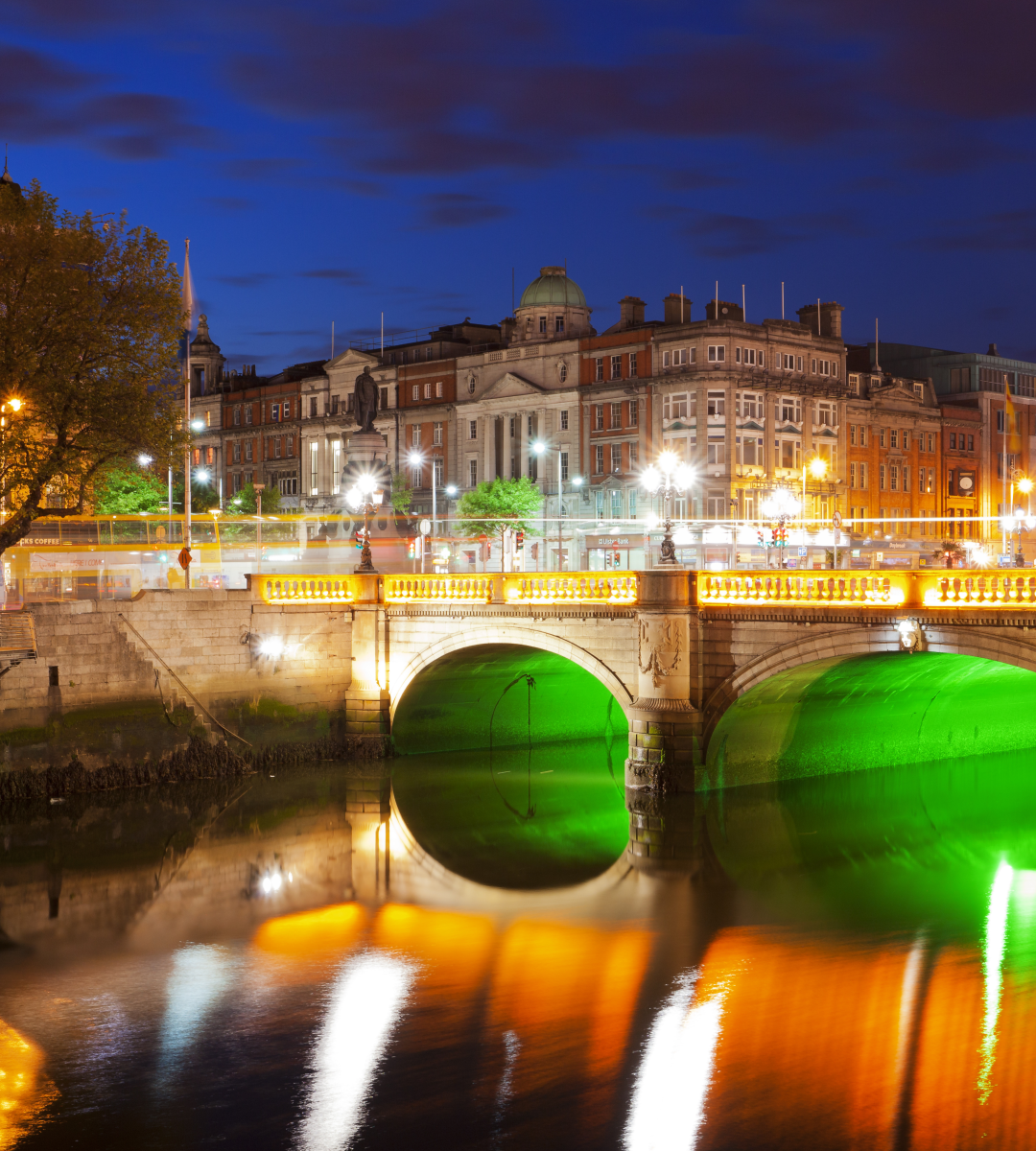 The river liffy in Dublin at night