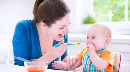 baby-eating-solid-food