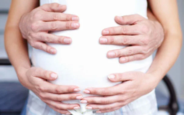 10 ideas divertidas para tus tarjetas de participación de embarazo
