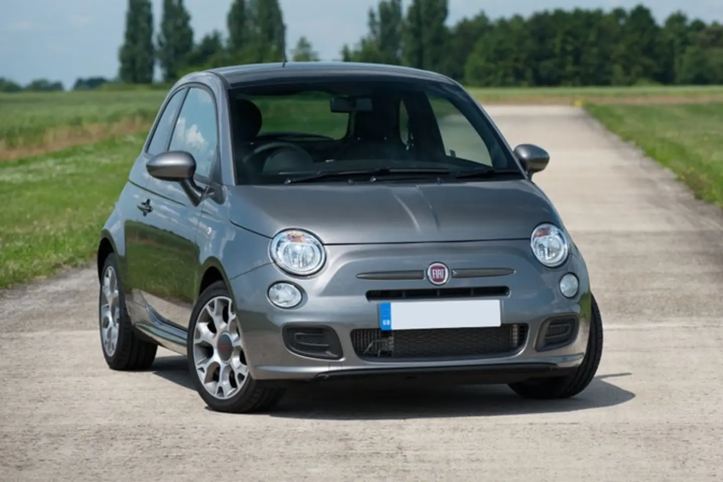 The exterior of a grey Fiat 500