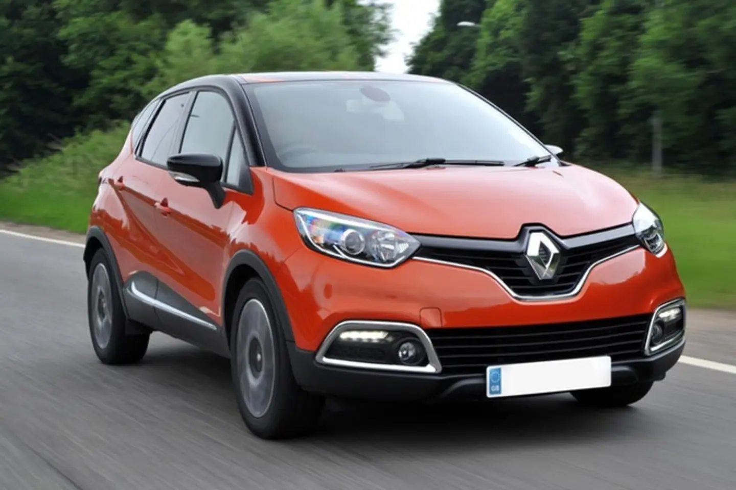The exterior of a red Renault Captur
