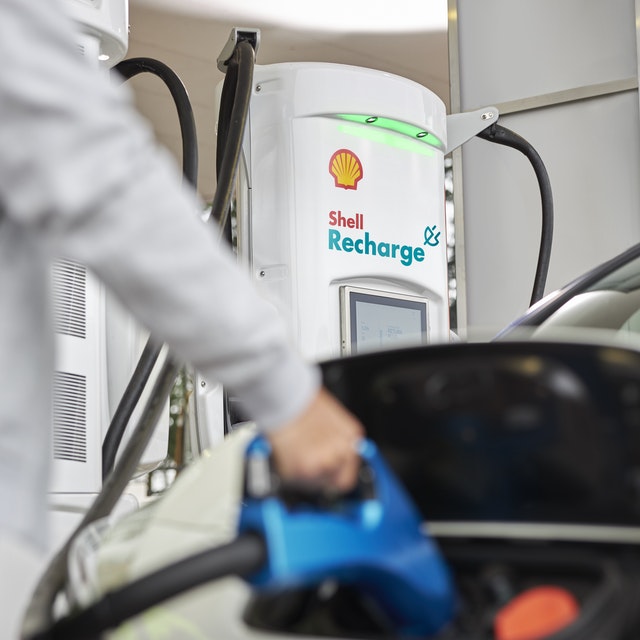 What to expect at an electriccar charging station Cazoo