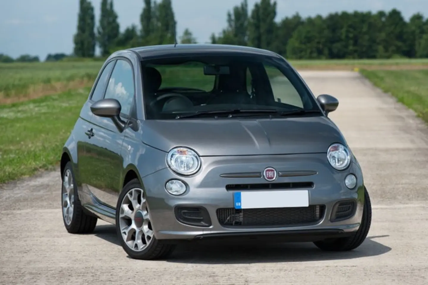 The exterior of a grey Fiat 500