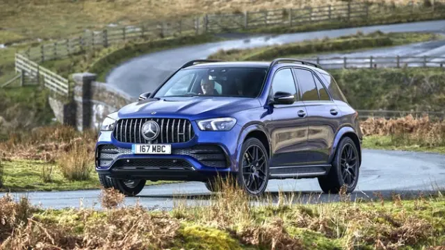 Mercedes-Benz GLE driving