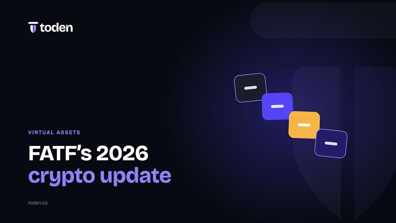 Titre « Mise à jour crypto du GAFI pour 2026 » à côté d'une illustration d'une chaîne de blocs liés, sur un dégradé crème chaud.