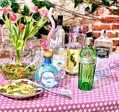 Valentines Pink Spirits Table