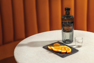 Sombra Joven Veladora Bottle
