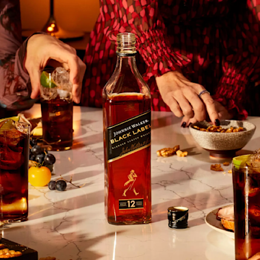 JOHNNIE WALKER BLACK LABEL LIFESTYLE SERVE