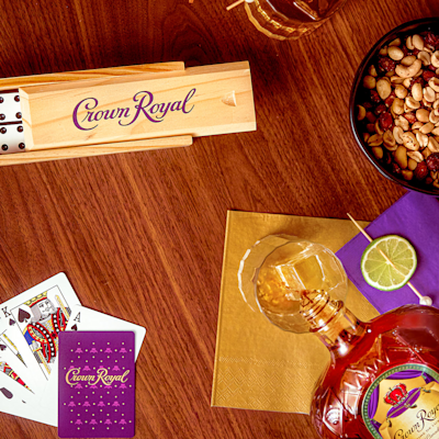 Crown-Royal-Dominoes-Fine-Deluxe-Holiday-Gifting