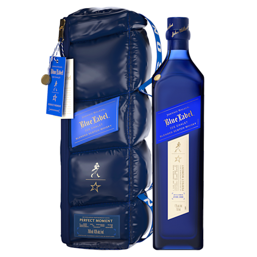 Johnnie-Walker-Ice-Chalet BAG-WITH-BOTTLE