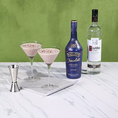 Ketel One Baileys Chocolate Martini Serve With Bottles