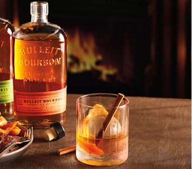 Bulleit Bourbon Bulleit Rye With Food And Old Fashioned F23 Q2 4000X2000