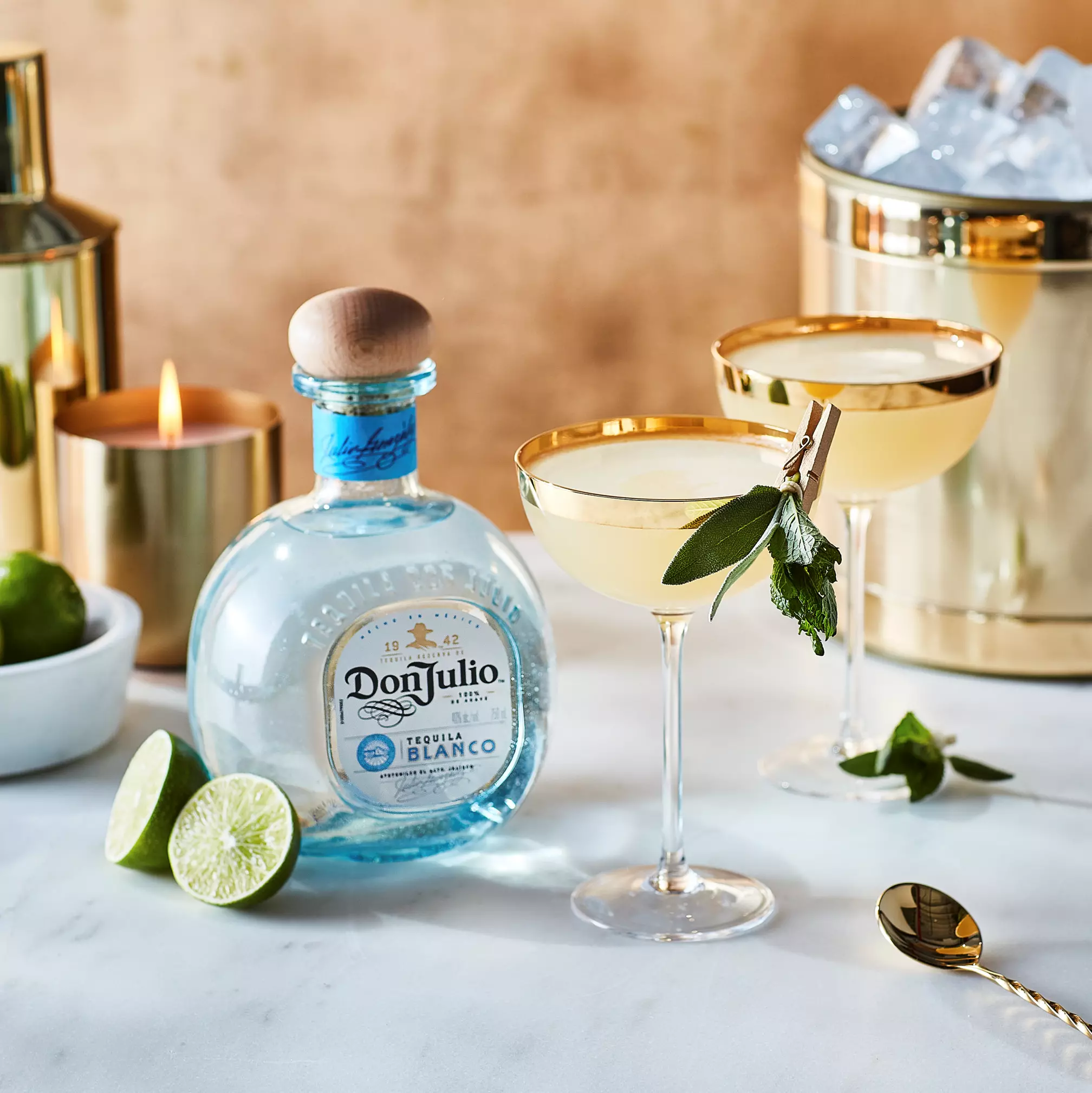 yoshi さん専用Don julio 700ml 未開封　70周年記念ボトル ドン フリオ 高級テキーラ DON JULIO 70周年記念ボトル 日本未