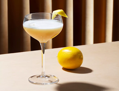 Lemon Sour Cocktail Recipe Main (1)