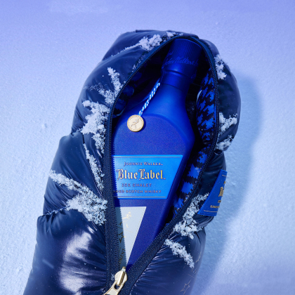 Johnnie-Walker-Blue-Label-Ice-Chalet bag