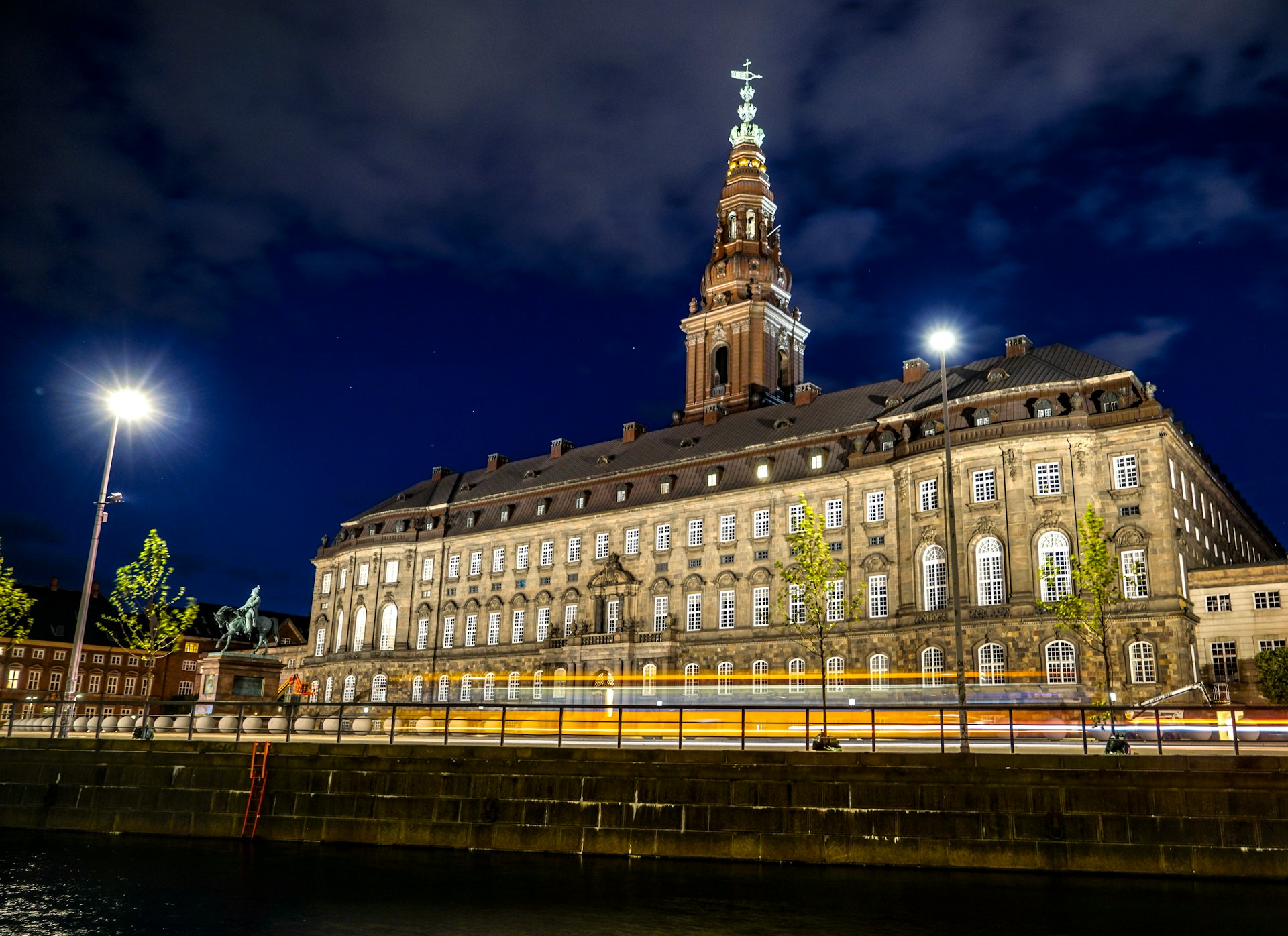 Denmark-copenhagen-Christiansborg-Palace-riley-bathauer-U8ZbhxIPQsY-unsplash
