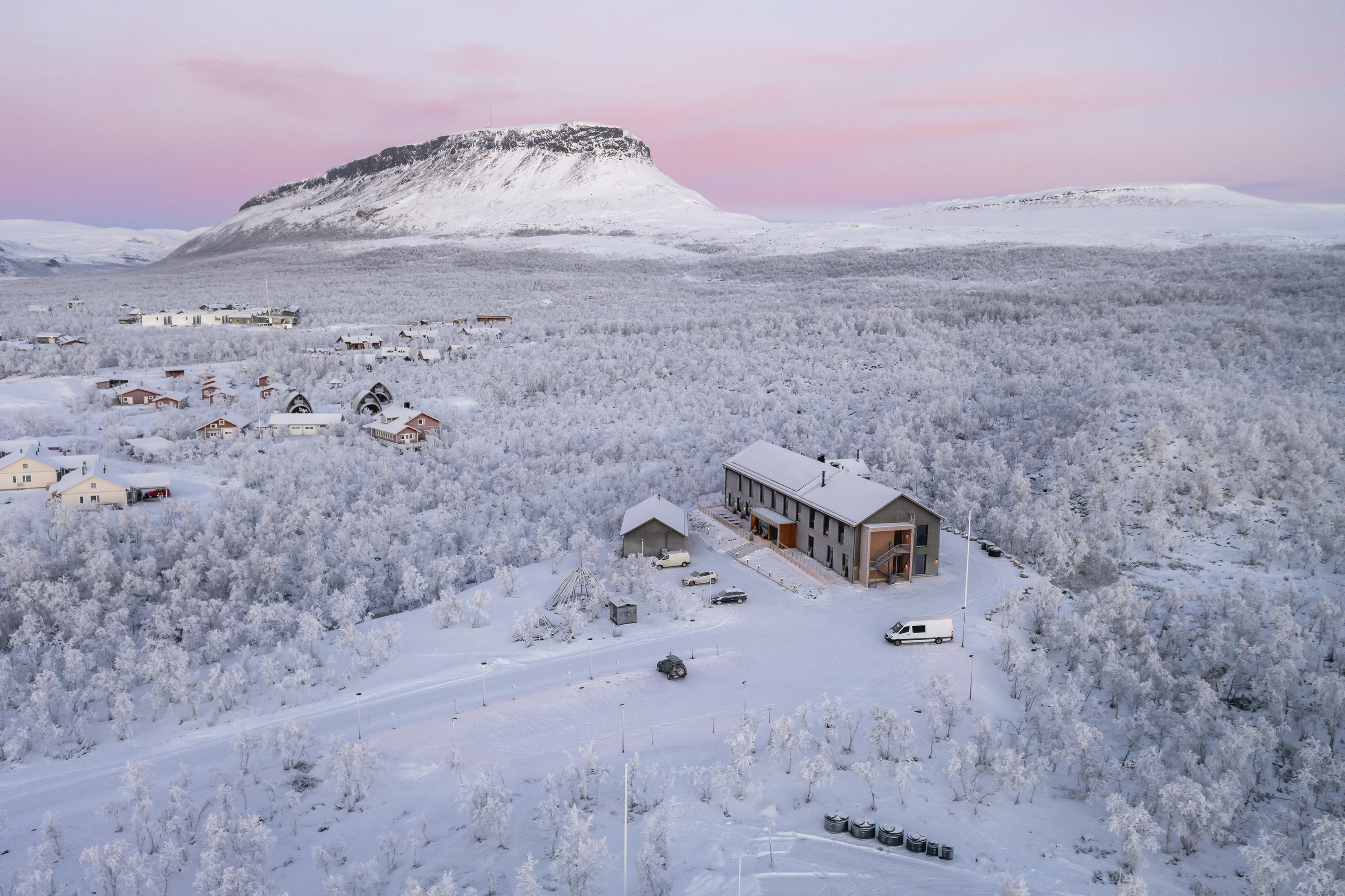 CAHKAL EXTERIOR winter 5