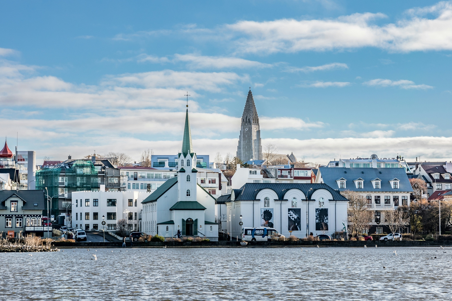 web Iceland-Reykjavik-spring-autumn-vRzs-4oLi-g-royalty-free
