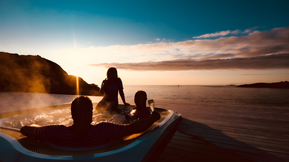 Newsletter banner - 50DN Summer Journey in Northern Norway and Lofoten Tour - Hamn i Senja spa