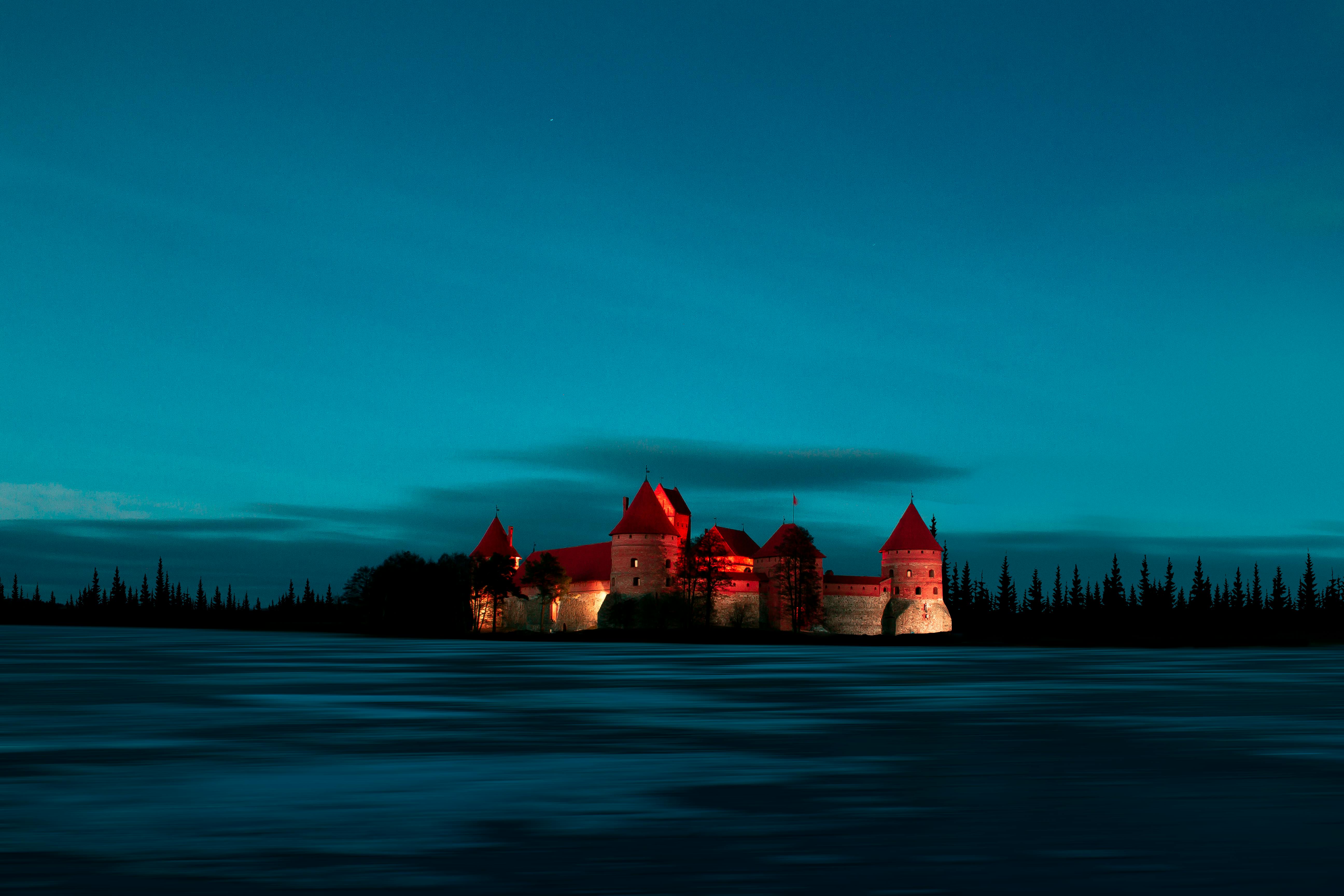 Baltics-lithuania-vilnius-Trakai Castle in winter-pexels-skyriusmarketing-2350345