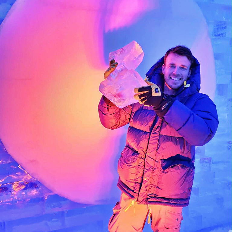 web 50DN Tom FAM 2026-activities-ice sculpting