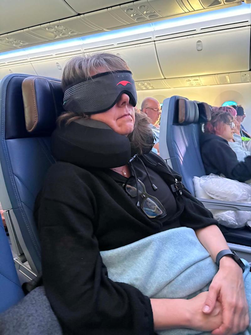 50DN Mari on a flight - time to sleep