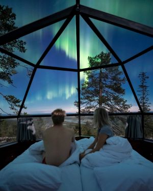 Glass Igloos For Northern Lights 50 Degrees North