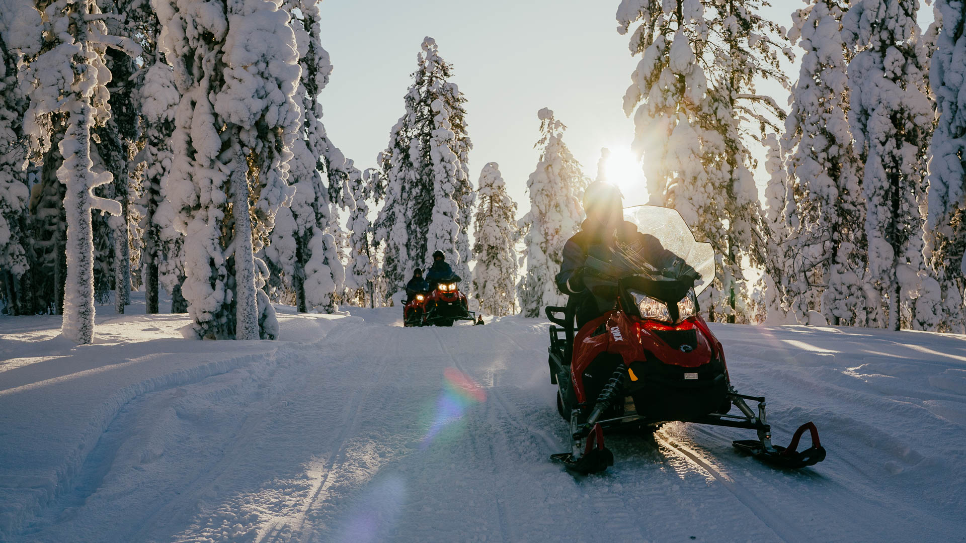 Snowmobile Levi 