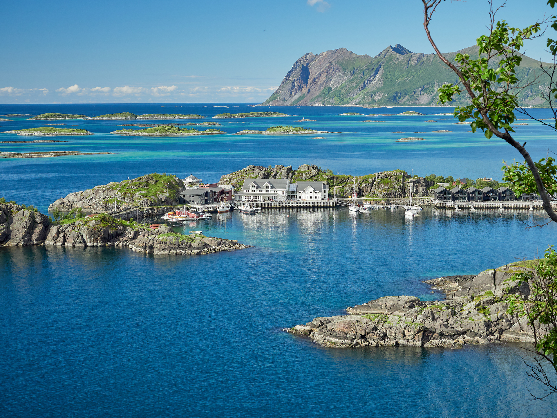 Day 6-7 Senja - hamn-i-senja-shutterstock 1630721194 WEB