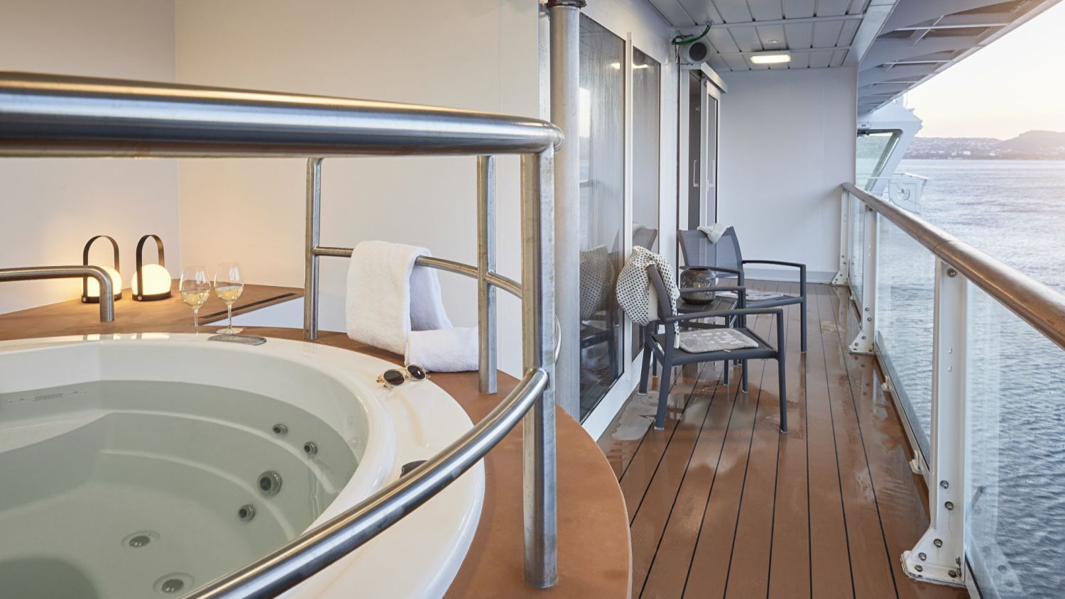 Lighthouse Suite 