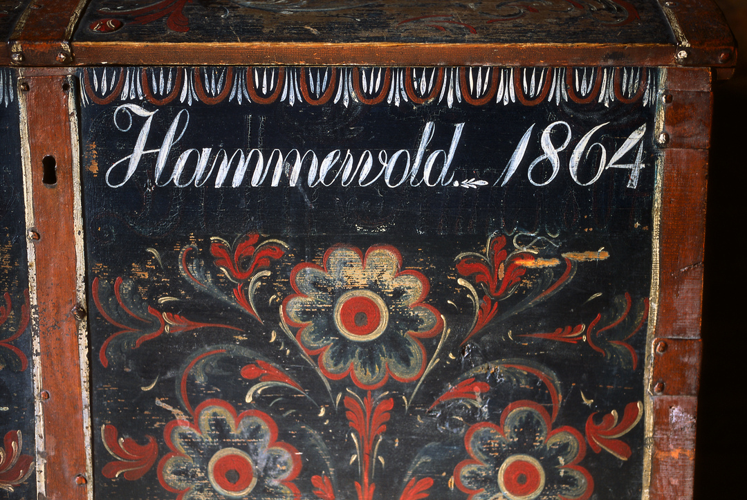 Norway Rosemaling the Romsdals Museum credit Terje Rakke, Nordic Life AS, www.fjordnorway.com